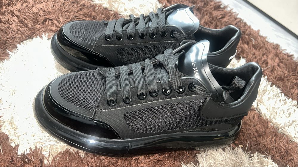 Vand adidasi alexander McQUEEN marimea 43  noi