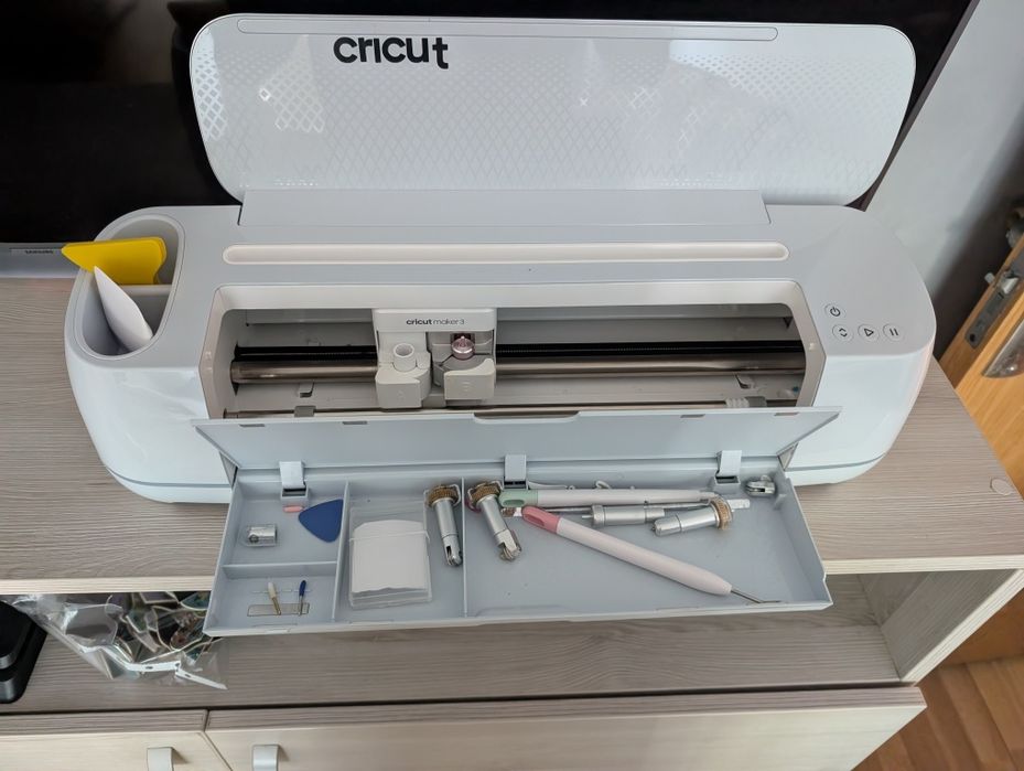 Cricut maker 3 cu accesorii