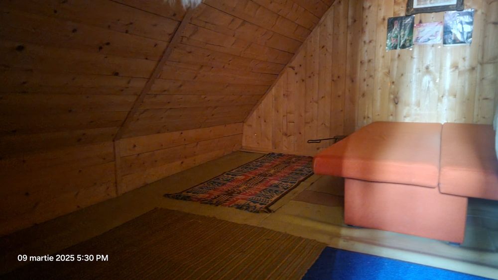 Vând cabana la munte