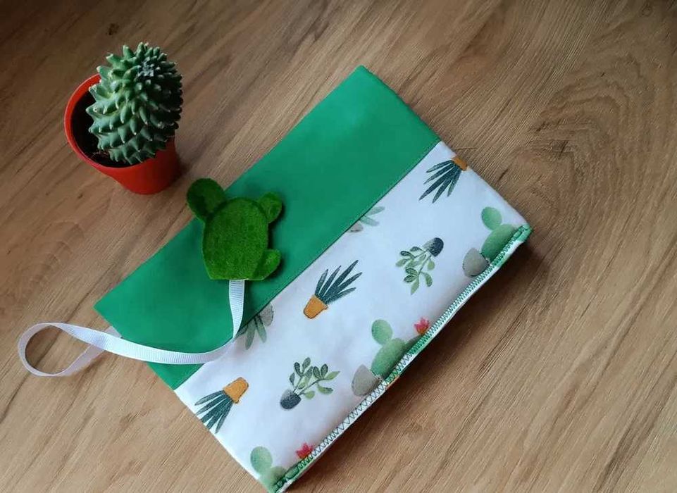 Дрешка за книжка / Калъф за книга