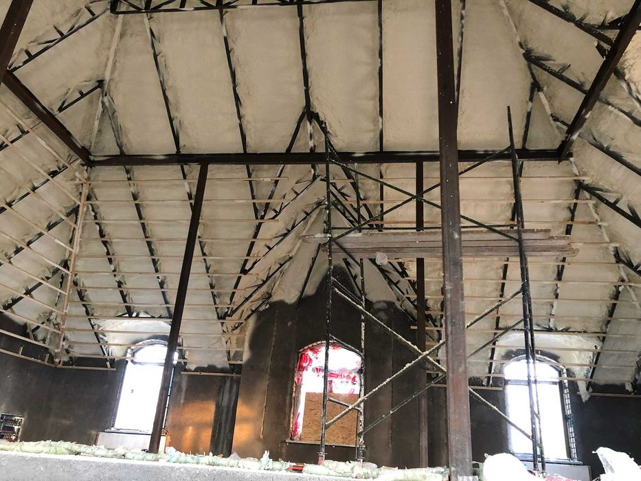 Пена сепиш хизмати, пена утеплитель ППУ, утепление мансард крыши стен