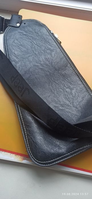 Продам мужскую сумку