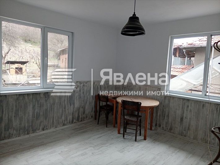 Продава се Къща в с. Пороминово, Област Кюстендил - 220 кв.м за 364 €/кв.м - Снимка #6
