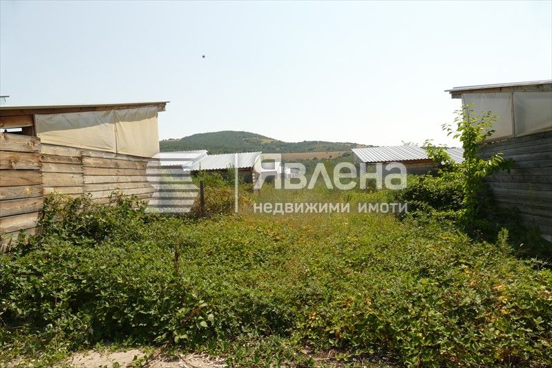 Продава се Промишлена сграда в с. Горна Кремена, Област Враца - 49410 кв.м за 9 €/кв.м - Снимка #6