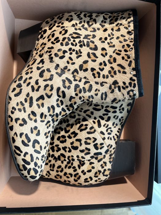 MR. Wolf-Ghete piele