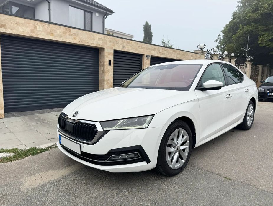 Skoda Octavia Distronic Plus, Lane Assist, Keyless Entry, Style, Unic Propietar