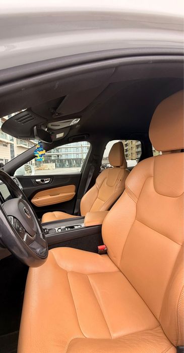 Vand Volvo XC60 Impecabil