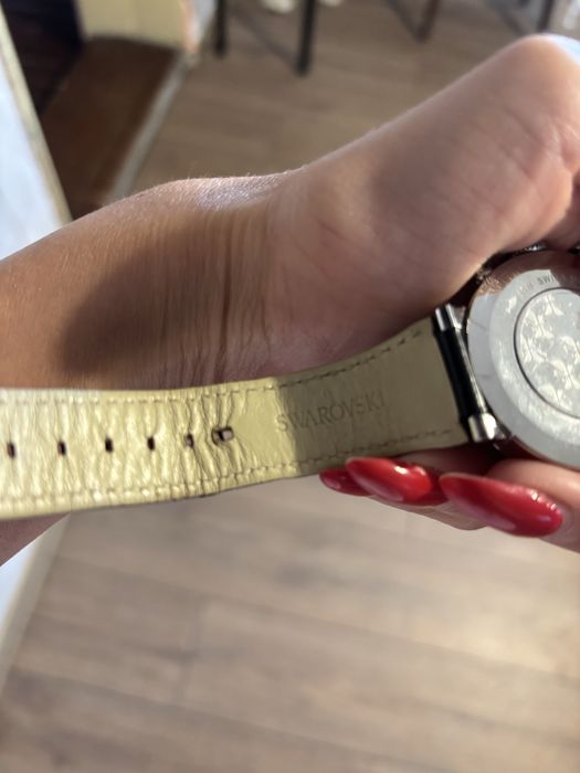 Часовник Swarovski