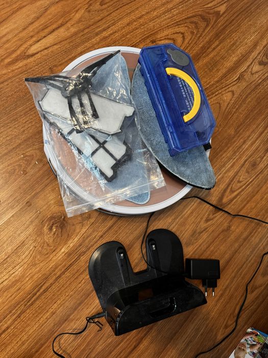 ILIFE V7S Прахосмукачка робот розова с моп За части или поправка