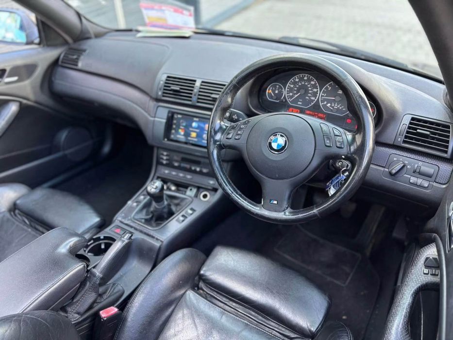 Dezmembrez BMW 330ci Manual M Tech 2,sistem audio Harman Kardon,Xenon,Recaro piele incalzit,TRAPA,volan M,oglinzi rabatabile electric,Stopuri Led