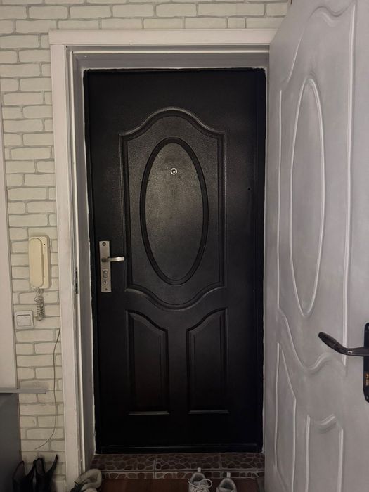 Дверь б / у продам хороший состояние