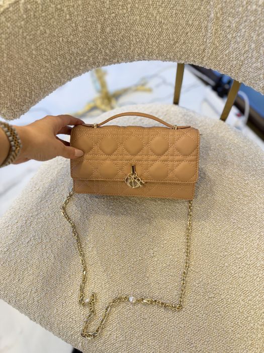 Дамски чанти M*|*u, C*H*A*N*E*L*, C*e*|*j*n*e, Y*9*L