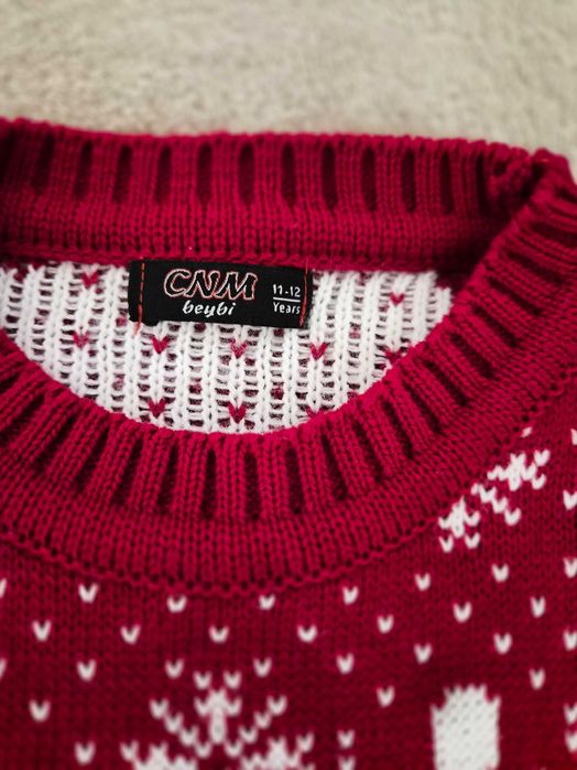 Продавам Коледни блузки за деца