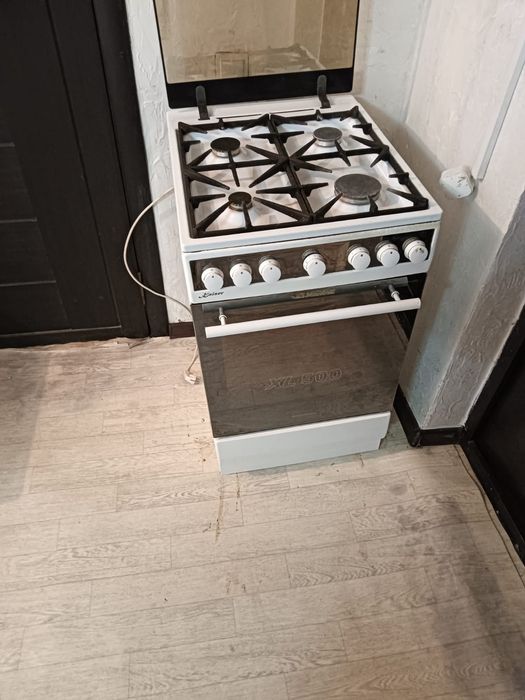 Продам газ плиту Кайсер