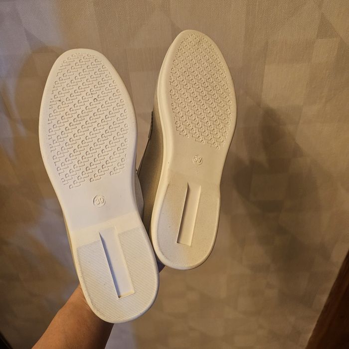 Продам мокасины, новые.