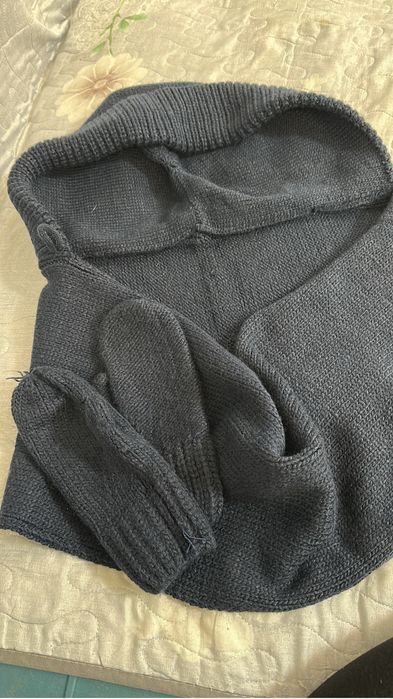 вязаный-синий балаклава с капюшоном.