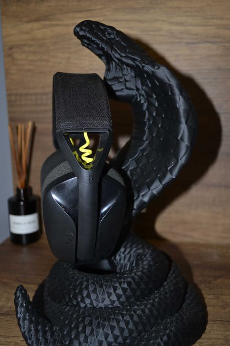 Стойки за слушалки