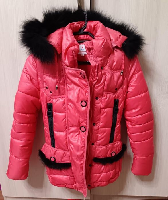 Куртка  на девочек новый
