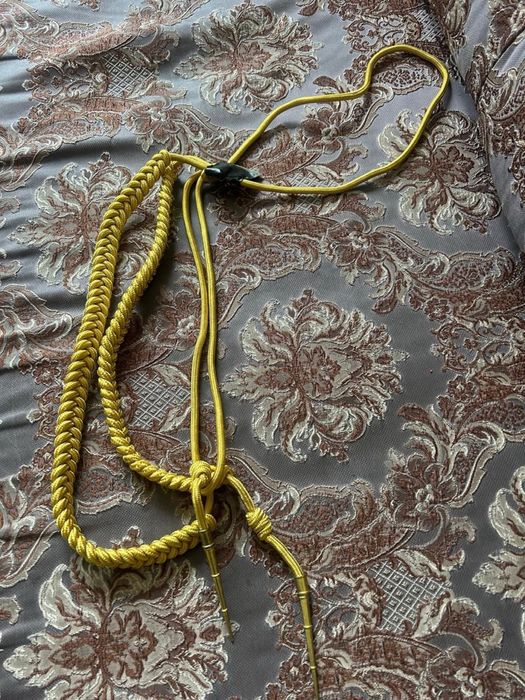 Аксельбант золотистый