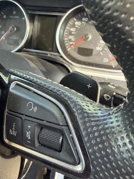 Оригинален Кожен Волан с Пера, Еърбег и Километраж за Audi Q7 4L Фейслифт (2010-2015)