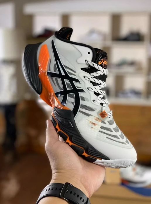 Asics originall огненный скай 37размер