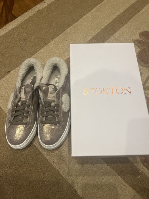 Новые Зимние кроссовки