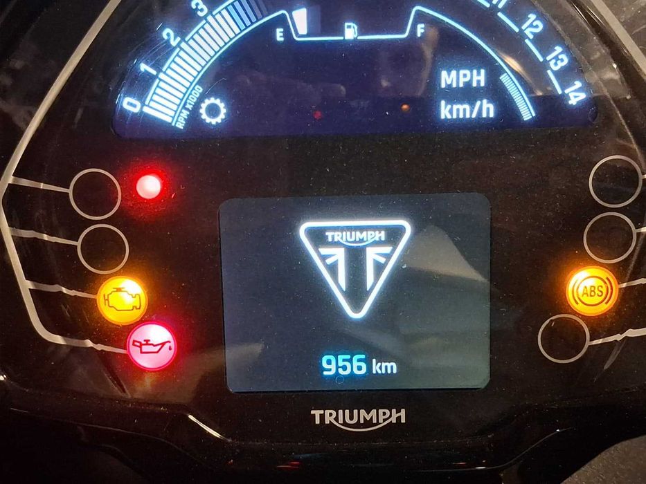 Motocicleta Triumph Daytona 660 2026 Second