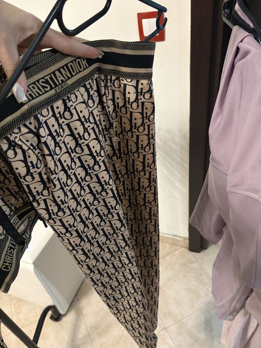 Сет , две части, често ново 70€