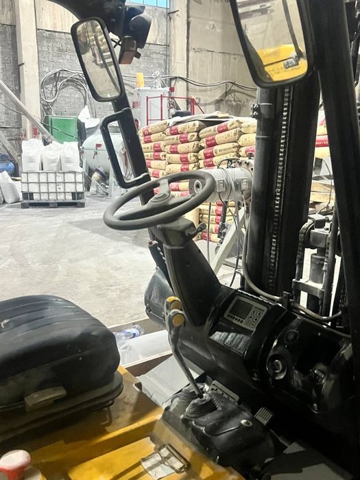 Срочно продам видочный погрузчик Hyundai 1.5T