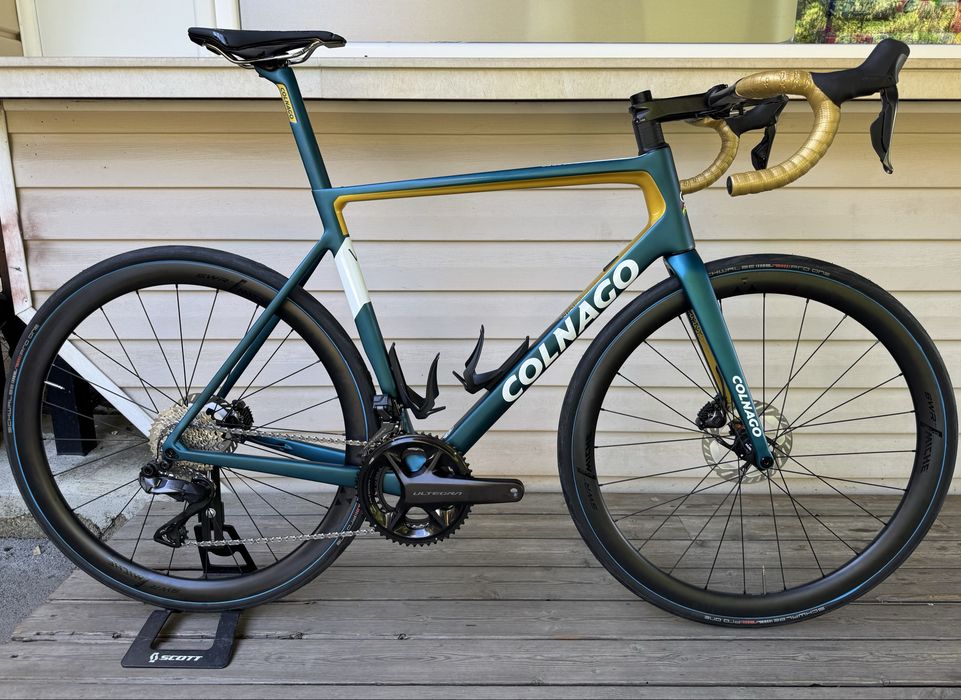Карбонов шосеен велосипед Colnago V3 Disc Carbon – Blue/Gold