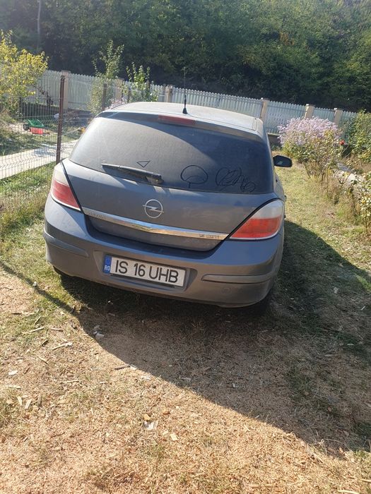 Vând Opel Astra.