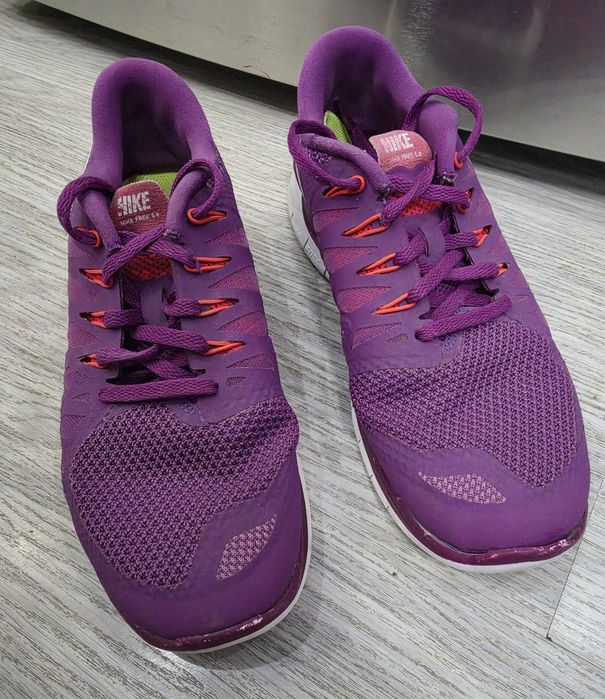 Маратонки Adidas , Nike