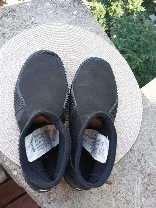 Pantofii scufundari noi Mares Equator, mar 39.5 (25 cm) made in Italy.