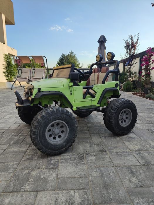 Mașinuță electrica pentru copii ( doua locuri )