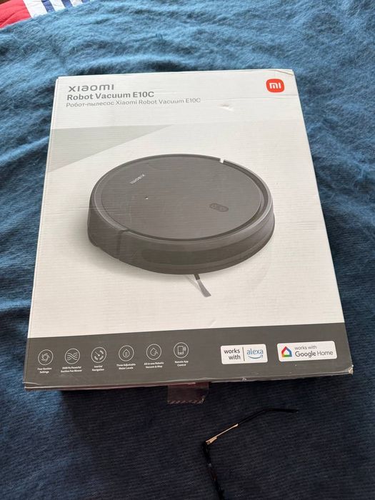Vând aspirator robot Xiaomi E10C