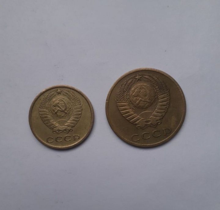 Монеты 1 рубль  и копейки