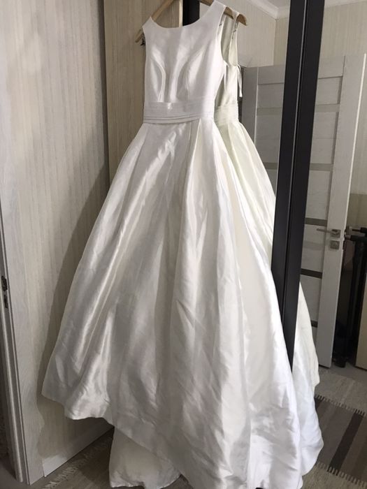 Свадебное платье и накидки