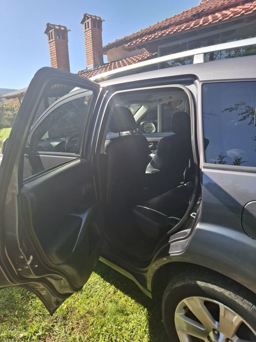 Продавам Mitsubishi Outlander