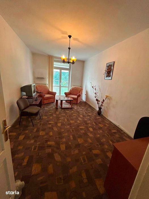 De vanzare apartament cu 2 camere, 2 bai, etajul 1, Pret 45000euro