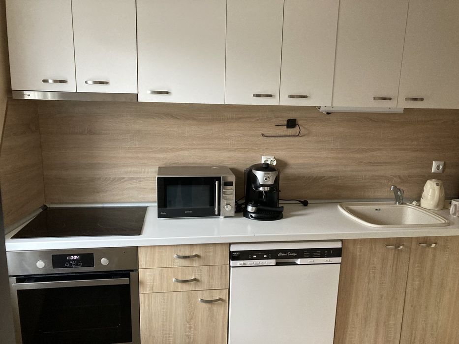 Дава се под наем Тристаен апартамент в Свиленград - 100 кв.м за 382.5 € - Снимка #2