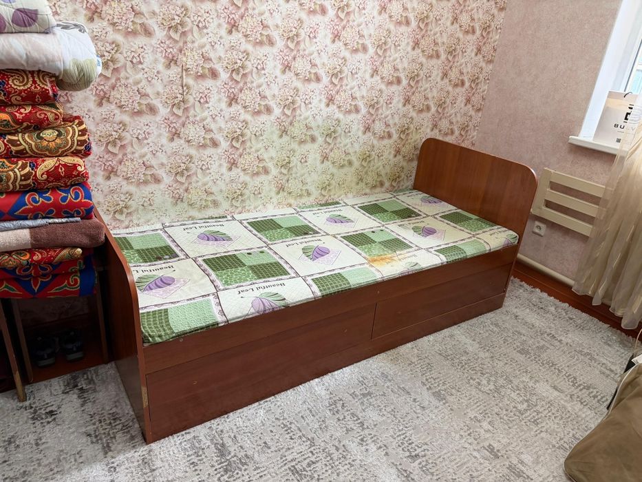 Продам диван и детский кровати