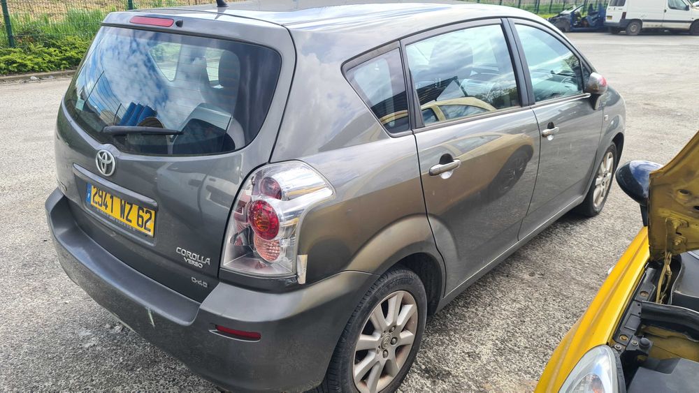 Toyota Corolla Verso 2.0/2.2 D4D 2007г. на части