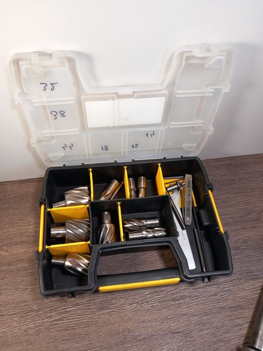 Vând talpă magnetică Hitachi