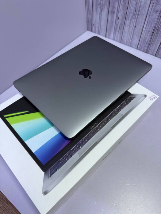 Macbook pro M2 touch bar 2022 / СТ 06940