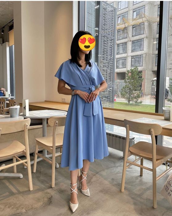 Продам платье голубого цвета