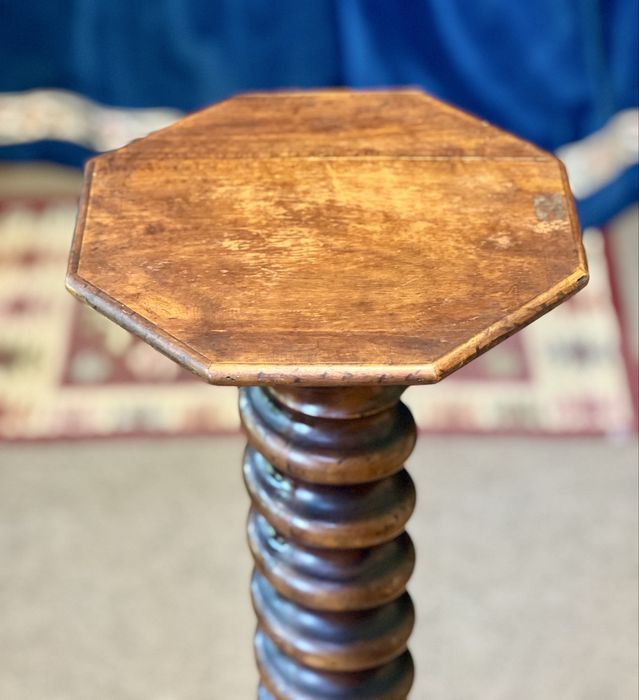 Piedestal / Coloană decorativă din lemn masiv – stil clasic