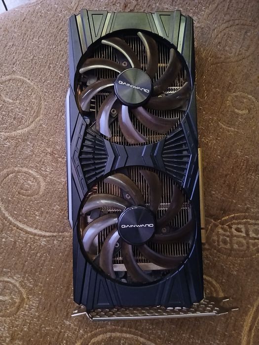 RTX 2060 8GB, 16GB Ram, i3-8350K.