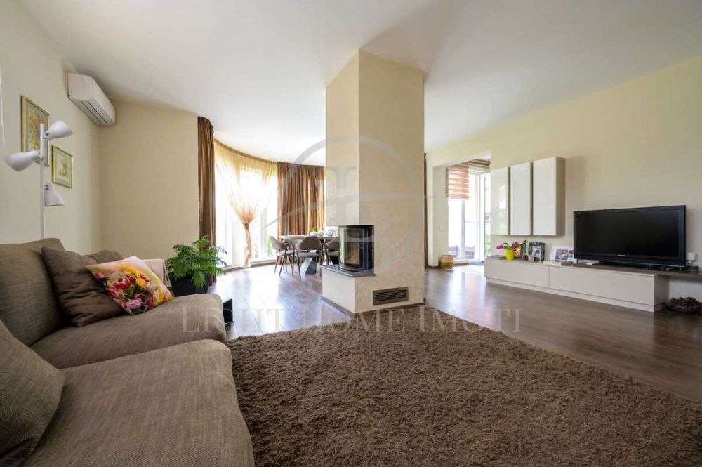 Продава се Къща в Пловдив, Христо Смирненски - 360 кв.м за 1192 €/кв.м - Снимка #1