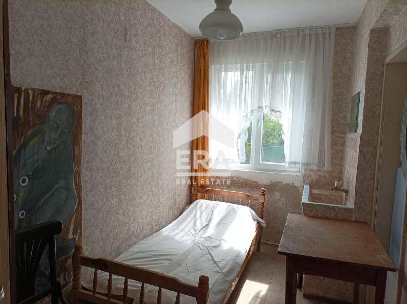 Хотел на 4 етажа за продажба, с общо 18 едностайни и двустайни апартам