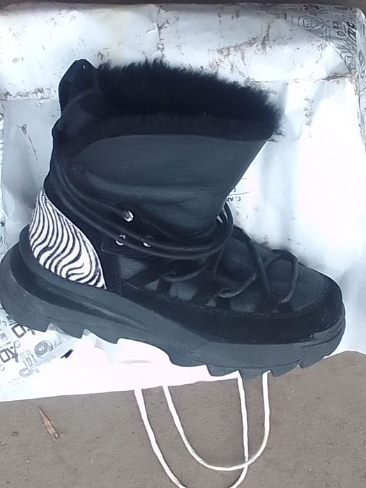 Продам женские сапоги